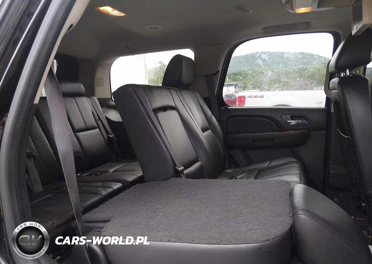 2013 Chevrolet Tahoe Lt VIN:1GNSKBE04DR303945 - 8