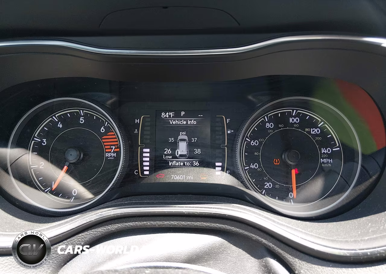 2020 Jeep Cherokee Latitude Plus 4X4 VIN:1C4PJMLB6LD530910 - 7