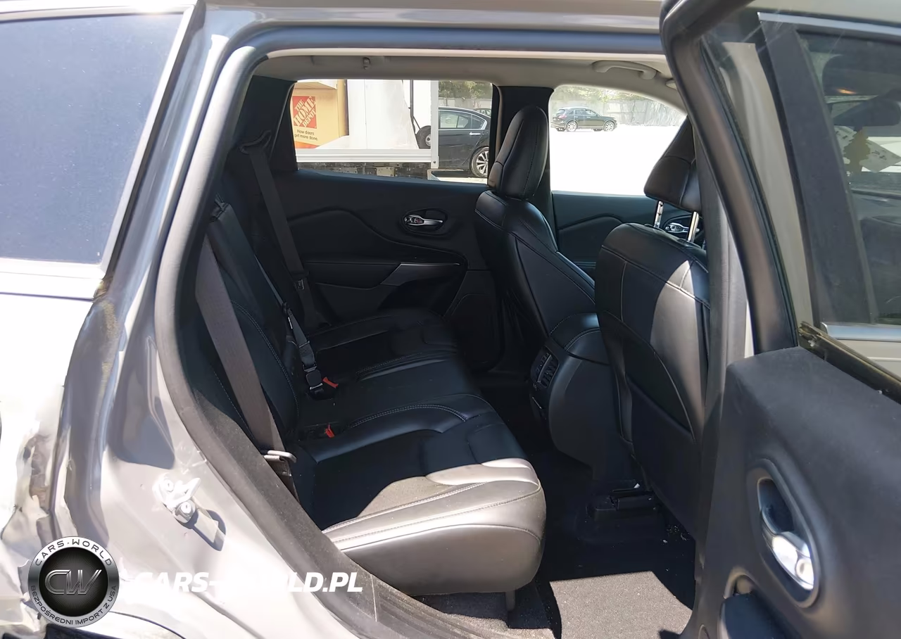 2020 Jeep Cherokee Latitude Plus 4X4 VIN:1C4PJMLB6LD530910 - 8