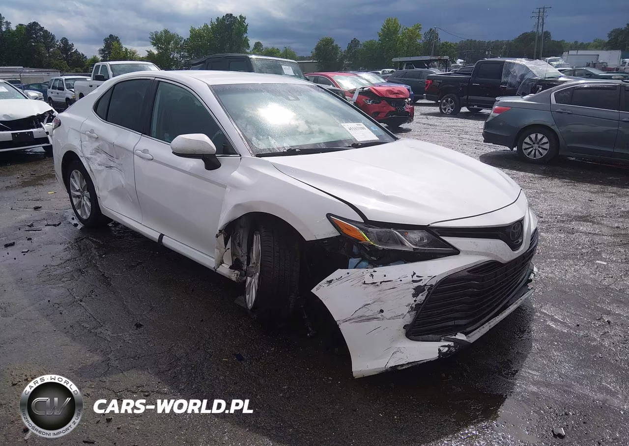 2019 Toyota Camry Le – zdjęcie 1 z 16
