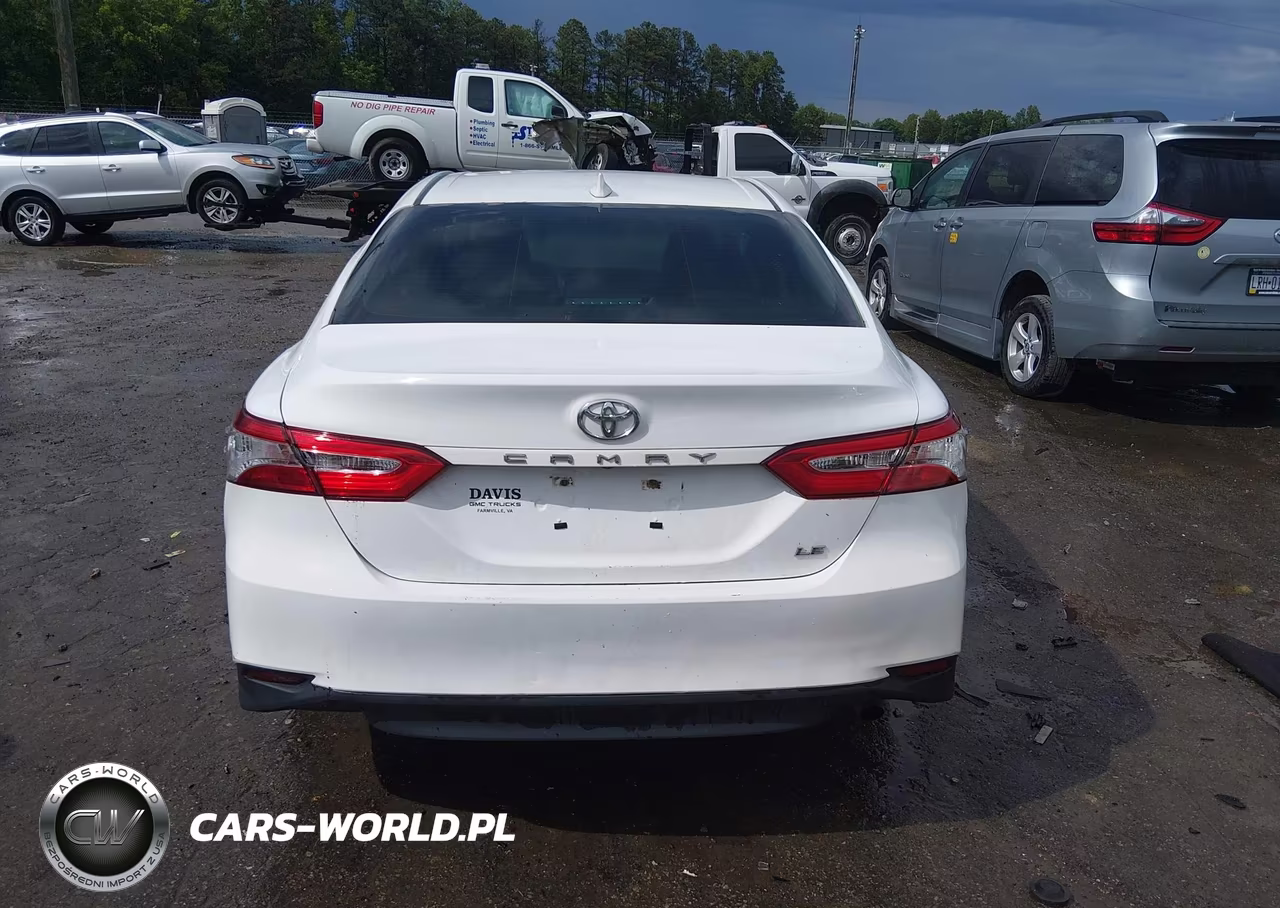 2019 Toyota Camry Le VIN:4T1B11HK1KU820645 - 16