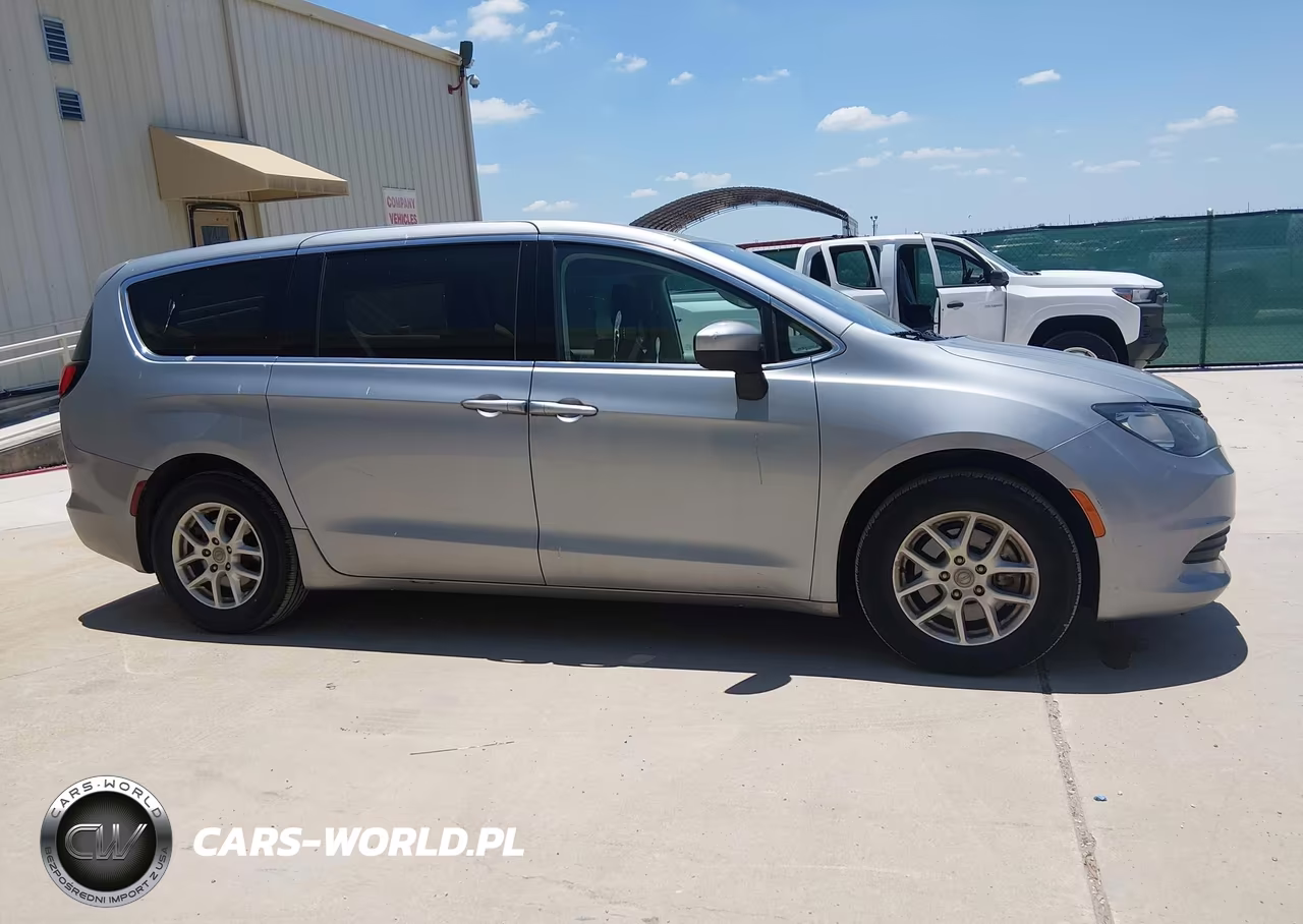 2020 Chrysler Voyager Lx VIN:2C4RC1CG2LR249293 - 17