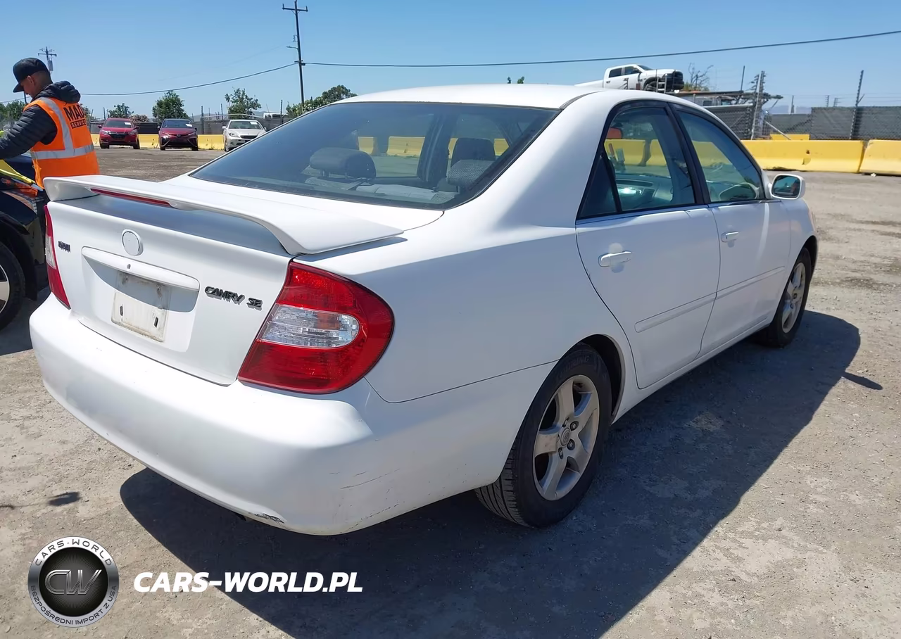 2002 Toyota Camry Se VIN:JTDBE32K120080180 - 4