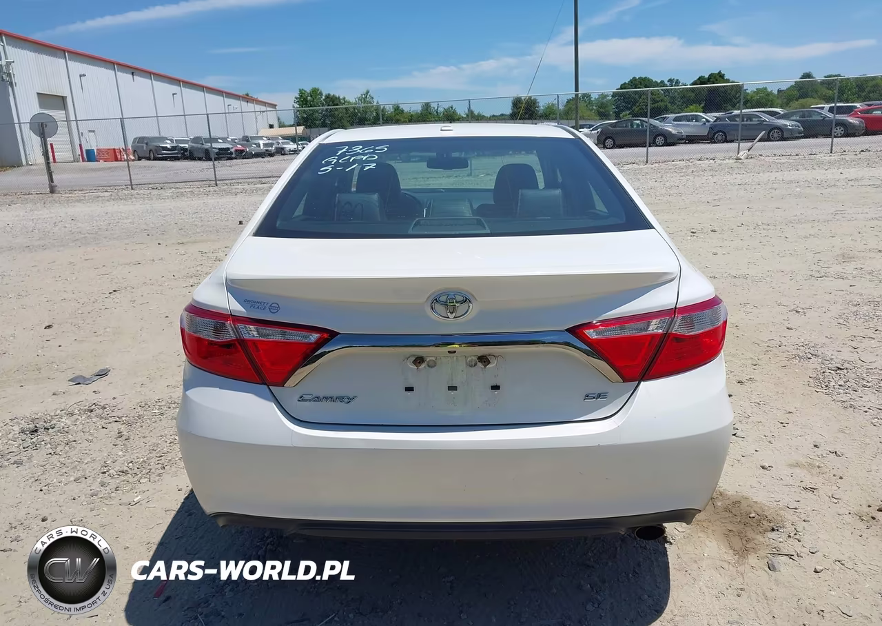 2015 Toyota Camry Se VIN:4T1BF1FK4FU027365 - 15