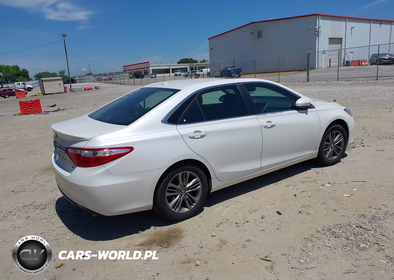 2015 Toyota Camry Se VIN:4T1BF1FK4FU027365 - 4