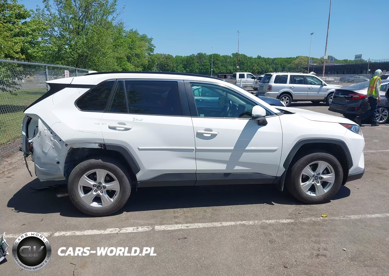 2020 Toyota Rav4 Xle VIN:2T3P1RFV4LC135938 - 13