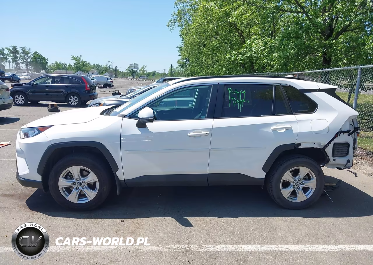 2020 Toyota Rav4 Xle VIN:2T3P1RFV4LC135938 - 14