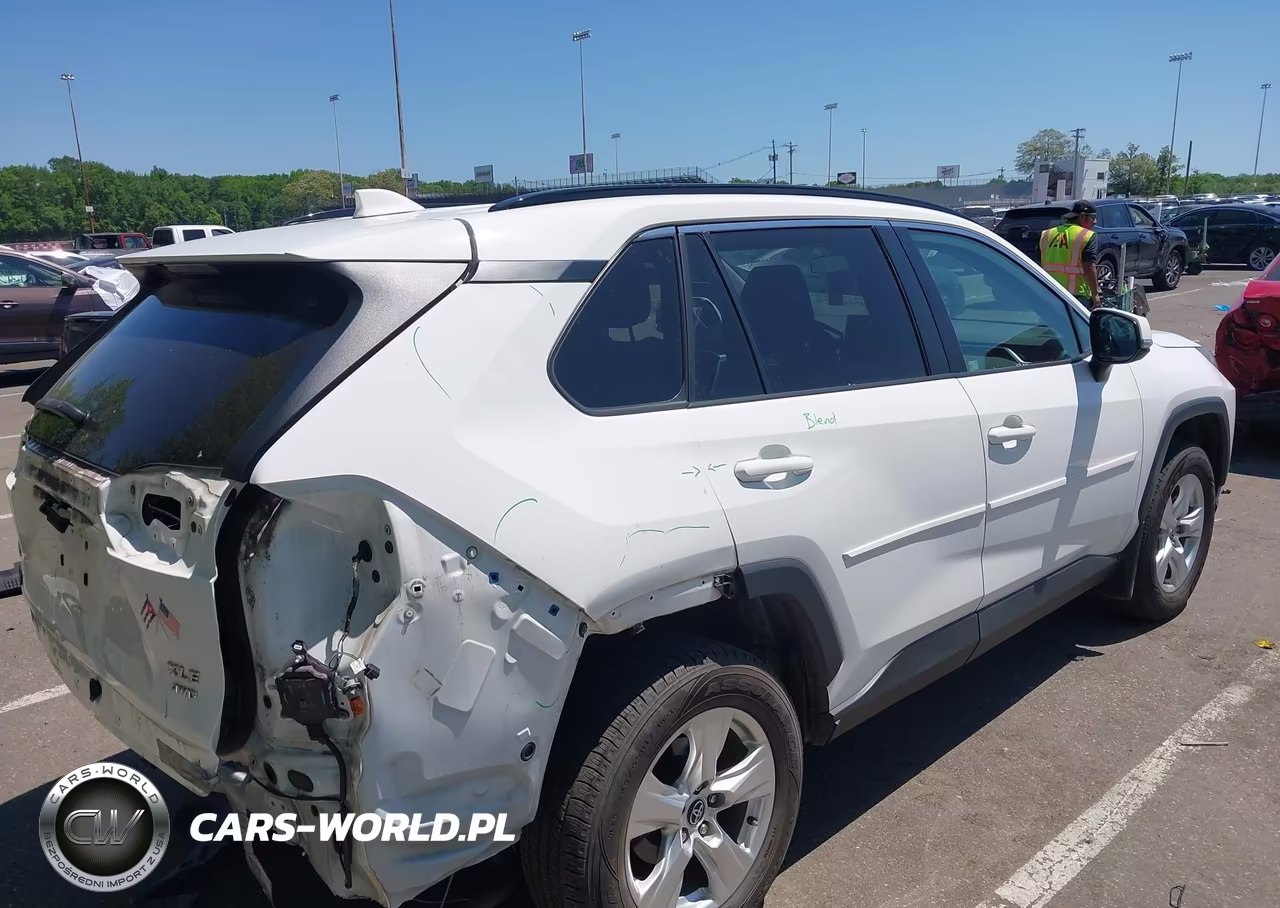 2020 Toyota Rav4 Xle VIN:2T3P1RFV4LC135938 - 4