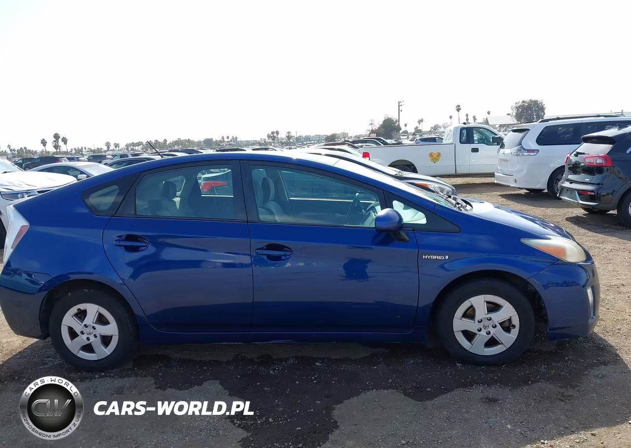 2011 Toyota Prius Two VIN:JTDKN3DU2B0250500 - 13