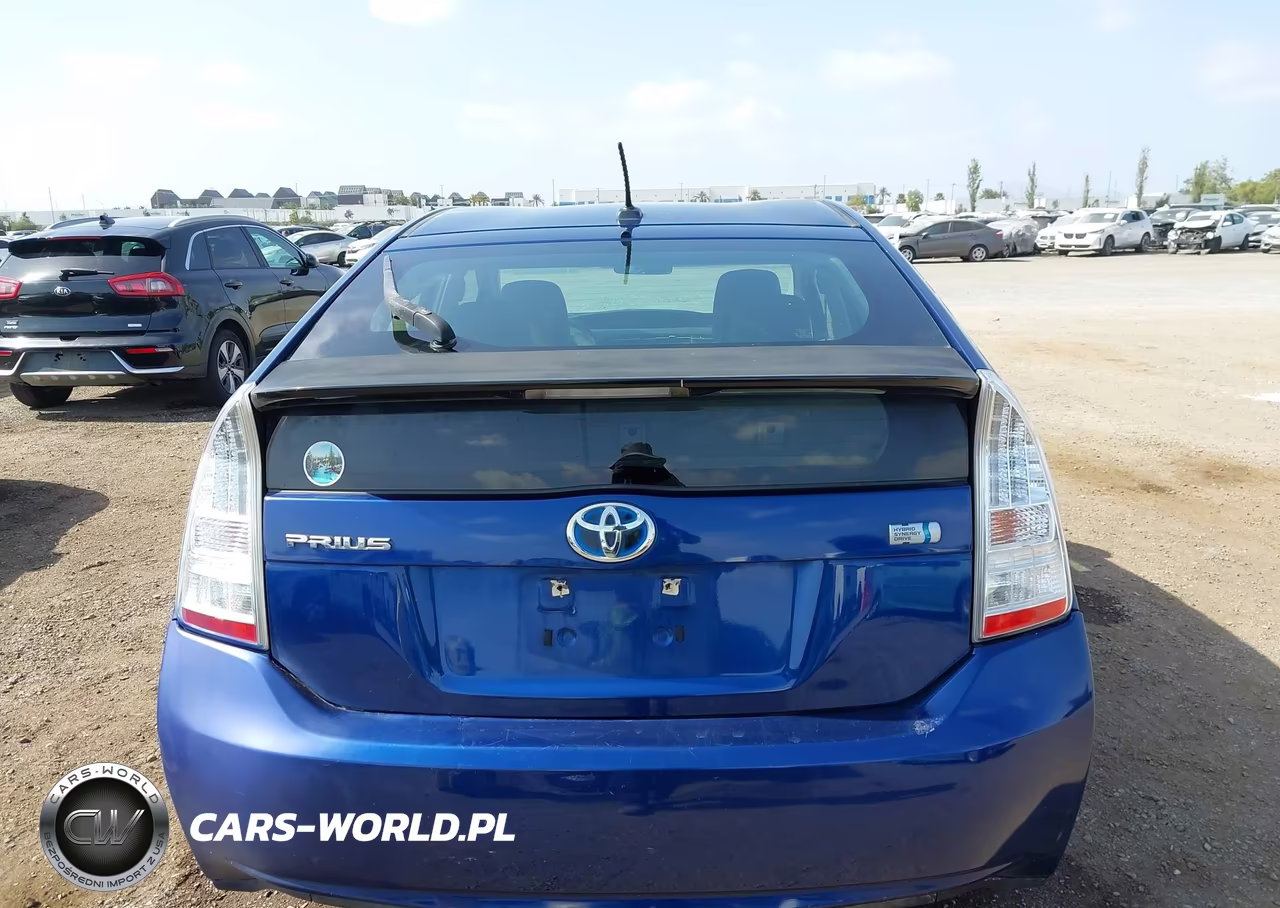 2011 Toyota Prius Two VIN:JTDKN3DU2B0250500 - 16