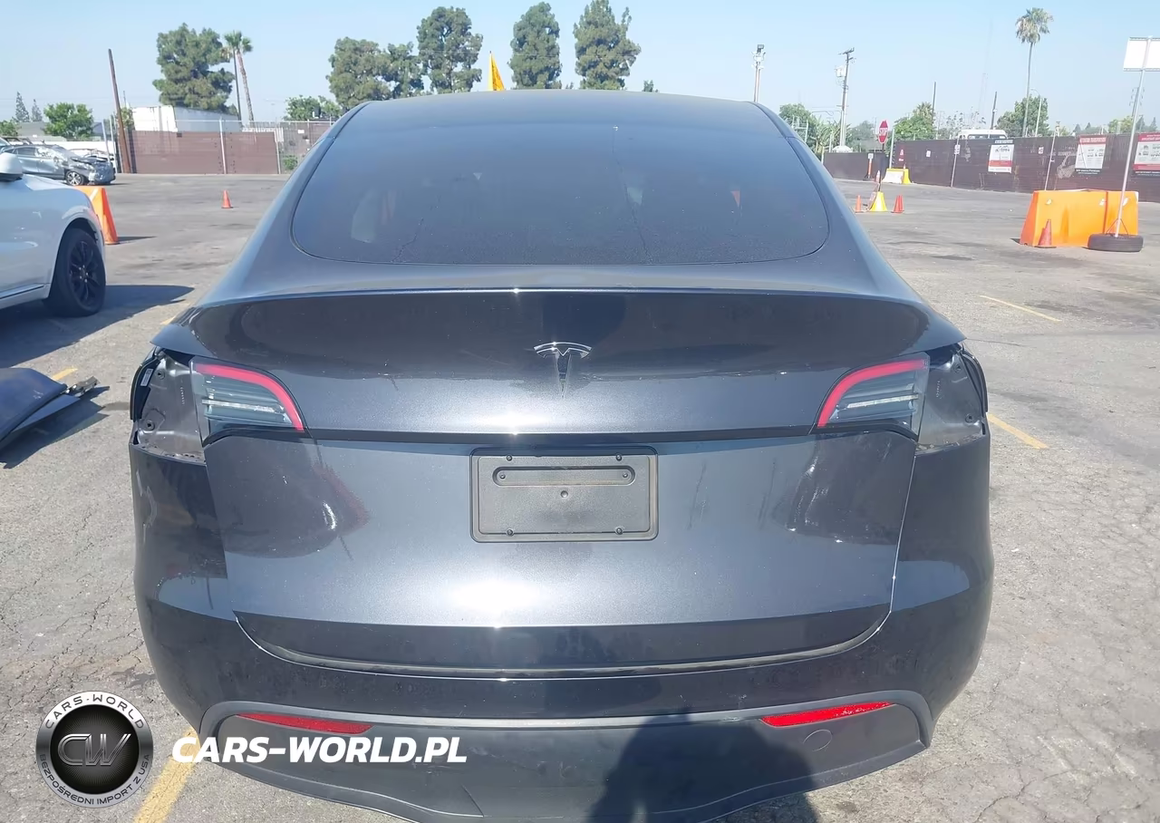 2024 Tesla Model Y Long Range Single Motor Rear-Wheel Drive-Rwd VIN:7SAYGDED0RF114468 - 17