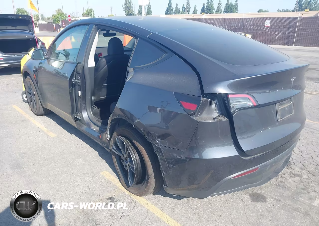 2024 Tesla Model Y Long Range Single Motor Rear-Wheel Drive-Rwd VIN:7SAYGDED0RF114468 - 3
