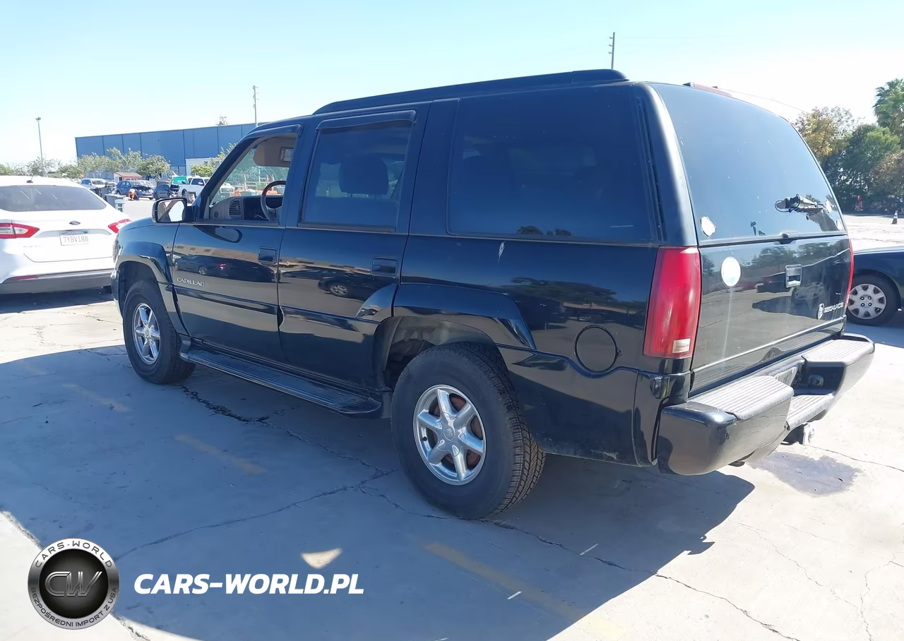 2000 Cadillac Escalade Standard VIN:1GYEK63RXYR202035 - 3