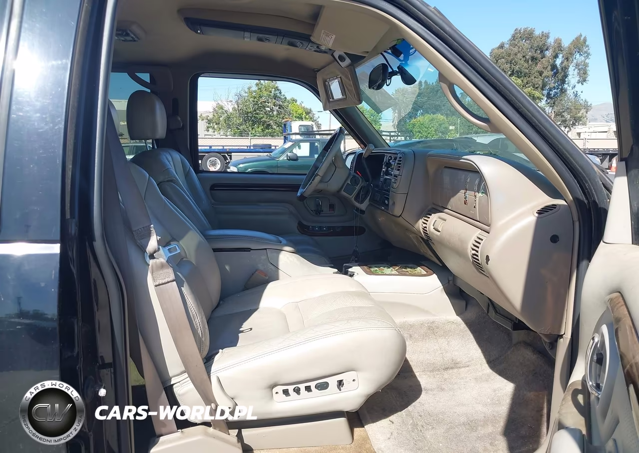 2000 Cadillac Escalade Standard VIN:1GYEK63RXYR202035 - 5