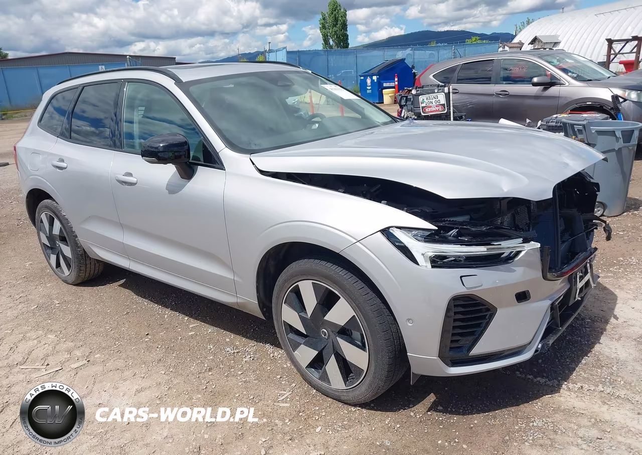 2025 Volvo Xc60 Plug-In Hybrid Plus, T8 Awd Electric-Gasoline, Dark – zdjęcie 1 z 17