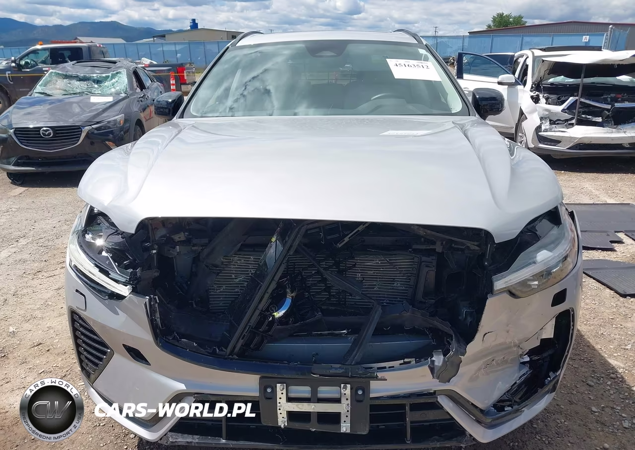 2025 Volvo Xc60 Plug-In Hybrid Plus, T8 Awd Electric-Gasoline, Dark VIN:YV4H60RC2S1029198 - 13