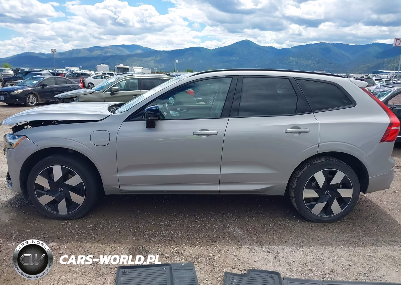 2025 Volvo Xc60 Plug-In Hybrid Plus, T8 Awd Electric-Gasoline, Dark VIN:YV4H60RC2S1029198 - 15