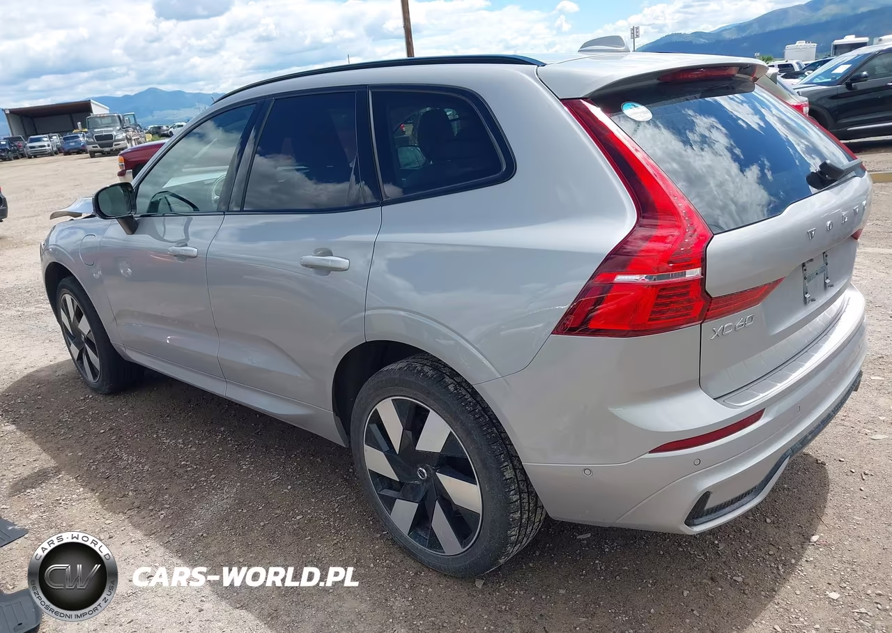 2025 Volvo Xc60 Plug-In Hybrid Plus, T8 Awd Electric-Gasoline, Dark VIN:YV4H60RC2S1029198 - 3