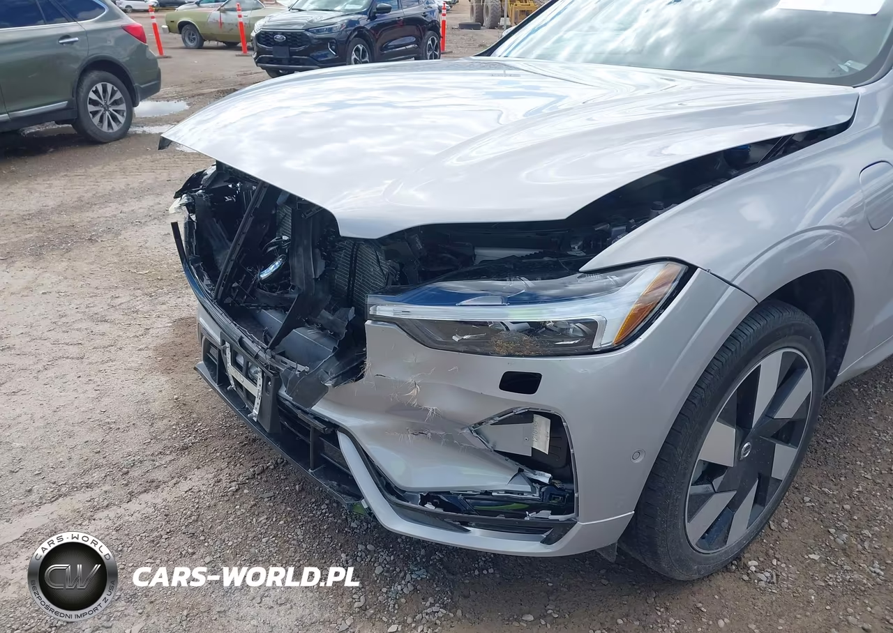 2025 Volvo Xc60 Plug-In Hybrid Plus, T8 Awd Electric-Gasoline, Dark VIN:YV4H60RC2S1029198 - 6