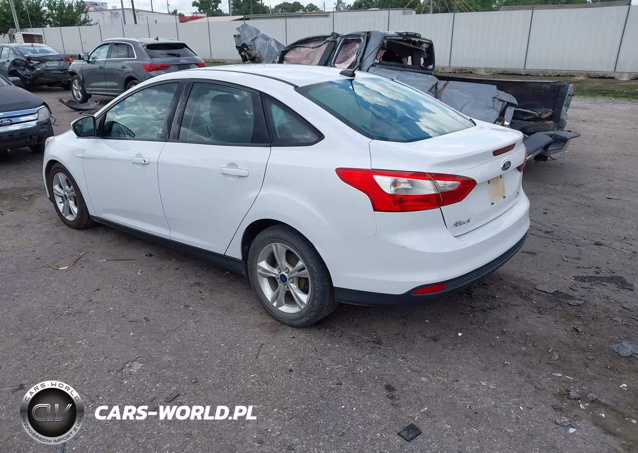 2014 Ford Focus Se VIN:1FADP3F23EL389980 - 3