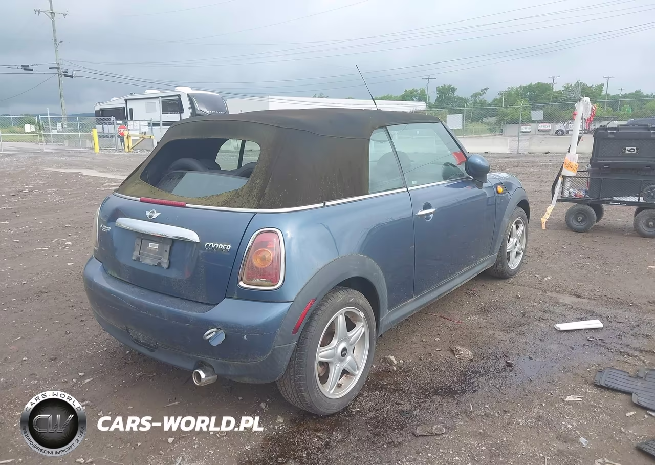 2010 Mini Cooper VIN:WMWMR3C5XATZ19145 - 4