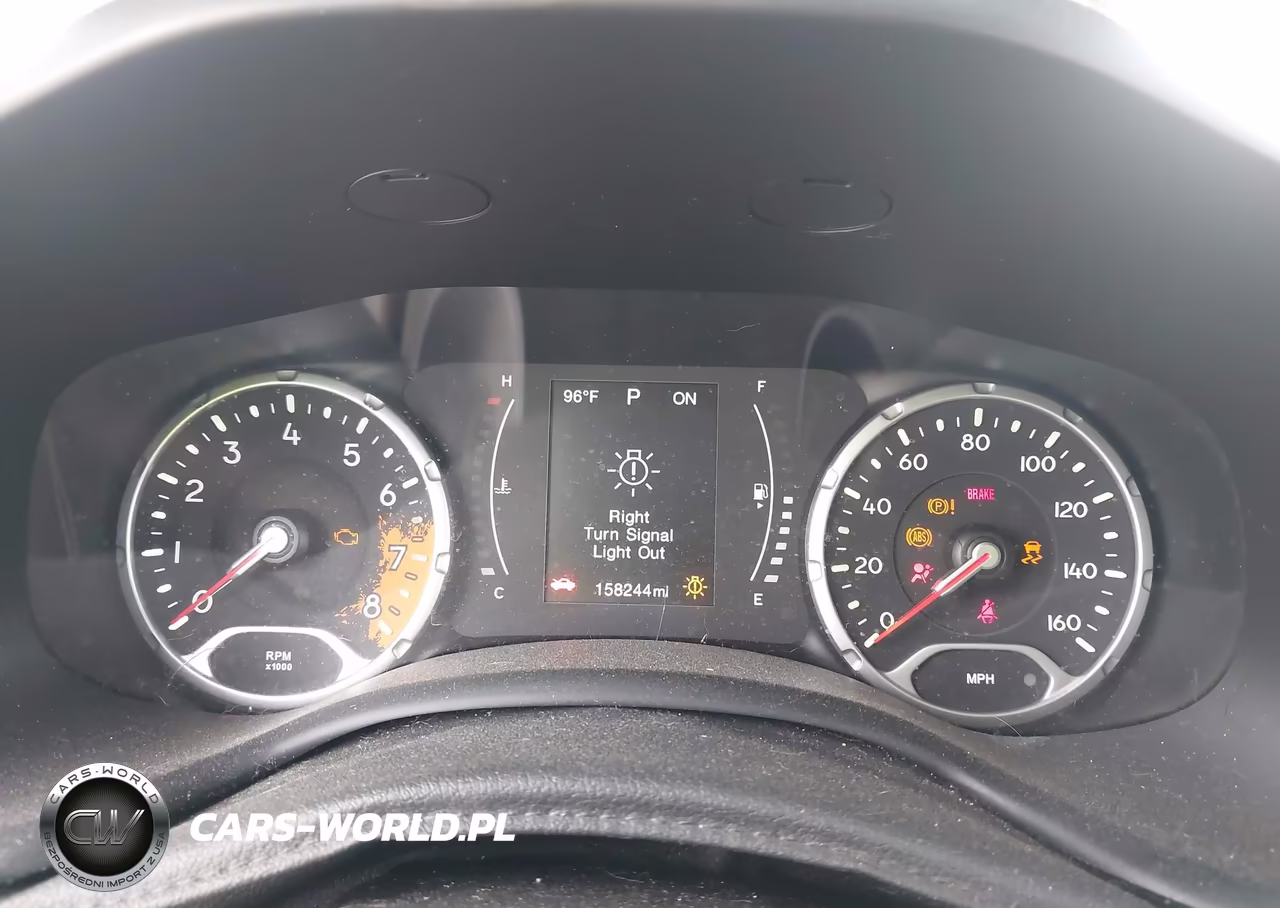 2017 Jeep Renegade Latitude 4X4 VIN:ZACCJBBBXHPF11953 - 7