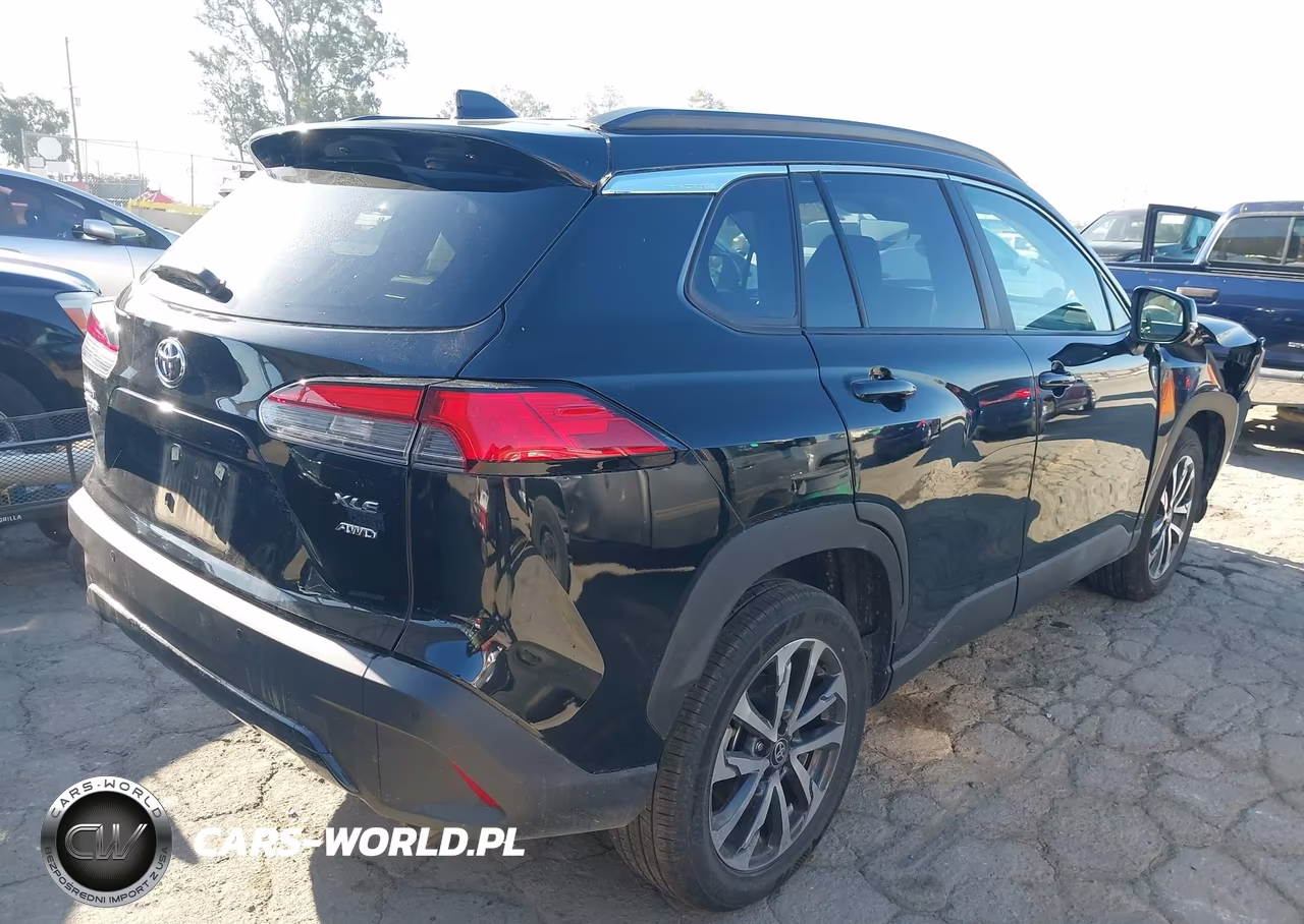 2025 Toyota Corolla Cross Xle VIN:7MUDAABG2SV145996 - 4
