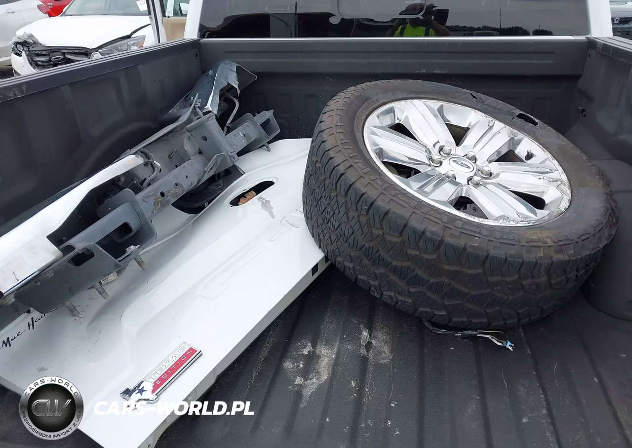 2019 Ford F-150 Xlt VIN:1FTEW1CP8KKC84133 - 12