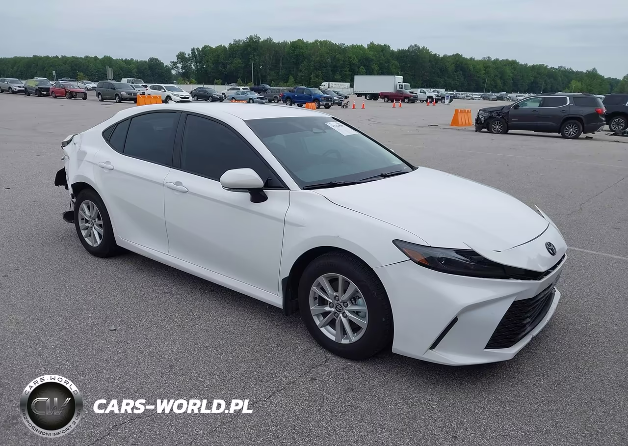 2025 Toyota Camry Le – zdjęcie 1 z 19