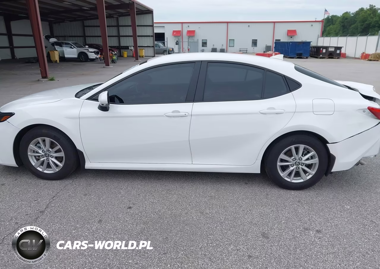 2025 Toyota Camry Le VIN:4T1DAACK9SU103958 - 14