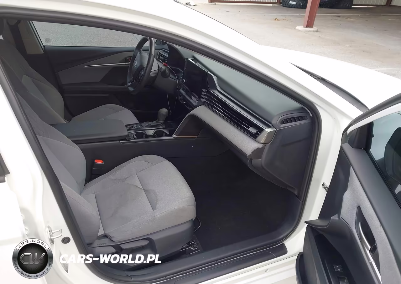 2025 Toyota Camry Le VIN:4T1DAACK9SU103958 - 5