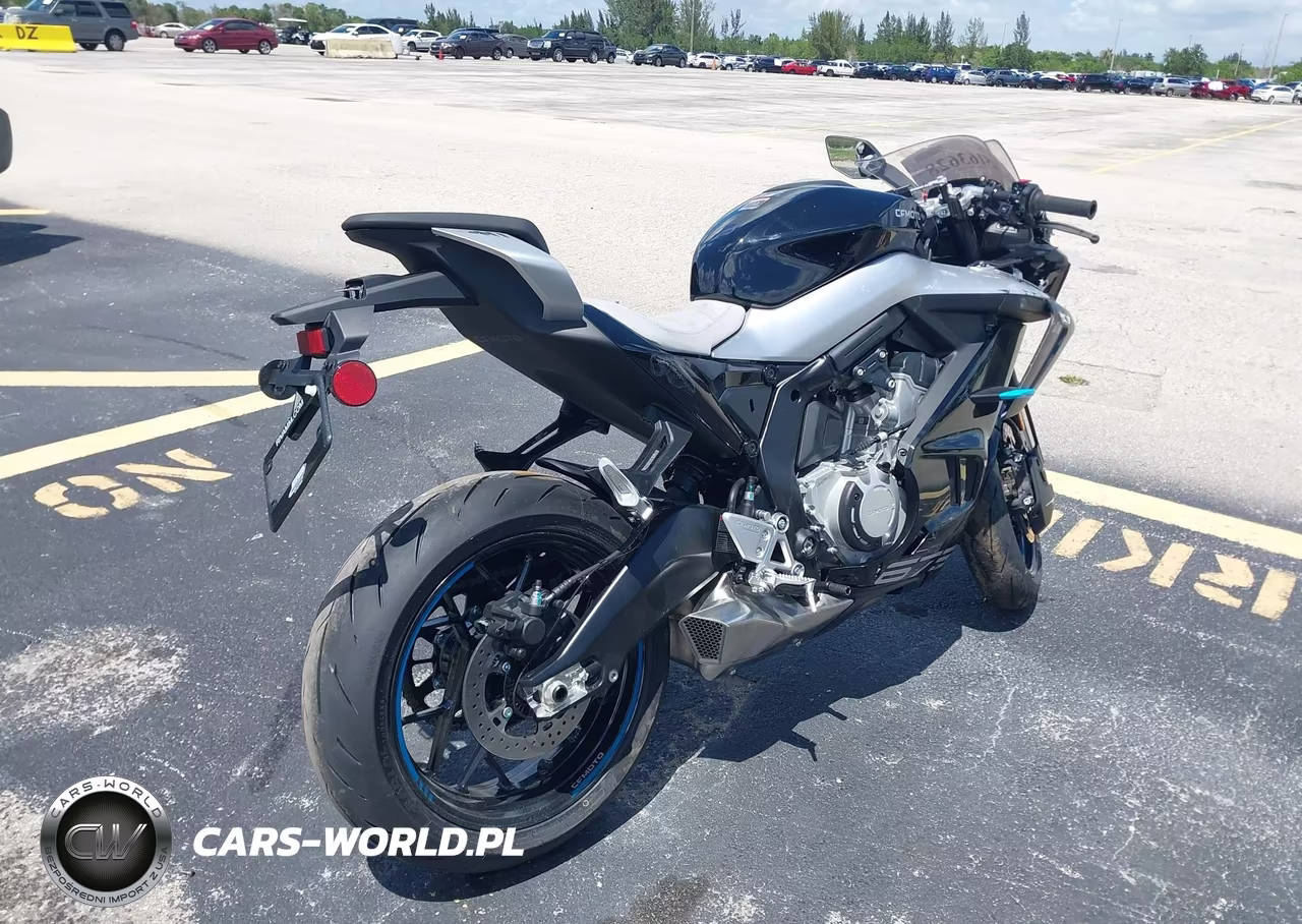 2026 Cf Moto 675Ss VIN:LCEPEVLP8T6001372 - 4
