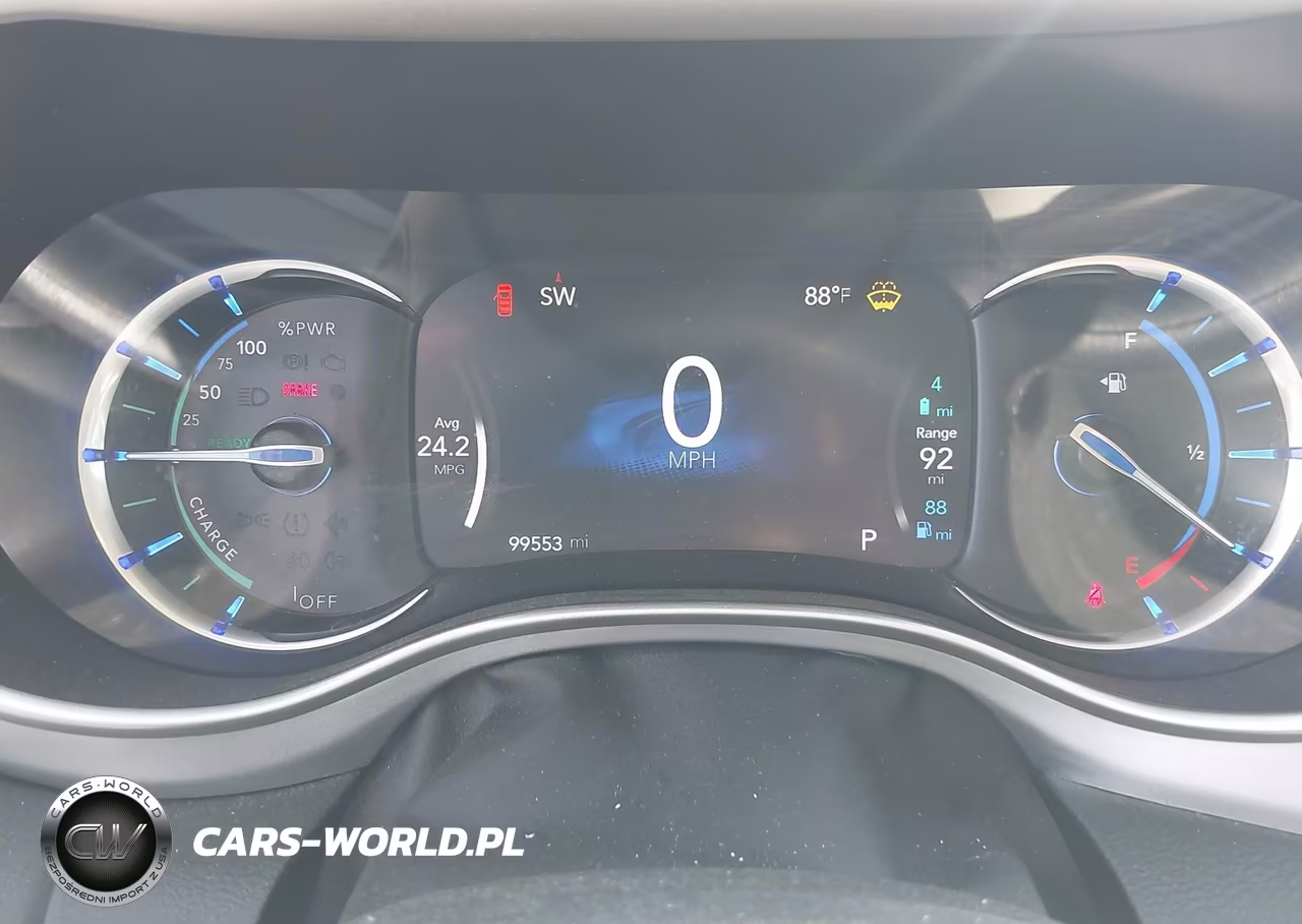 2018 Chrysler Pacifica Hybrid Touring Plus VIN:2C4RC1H73JR163612 - 7