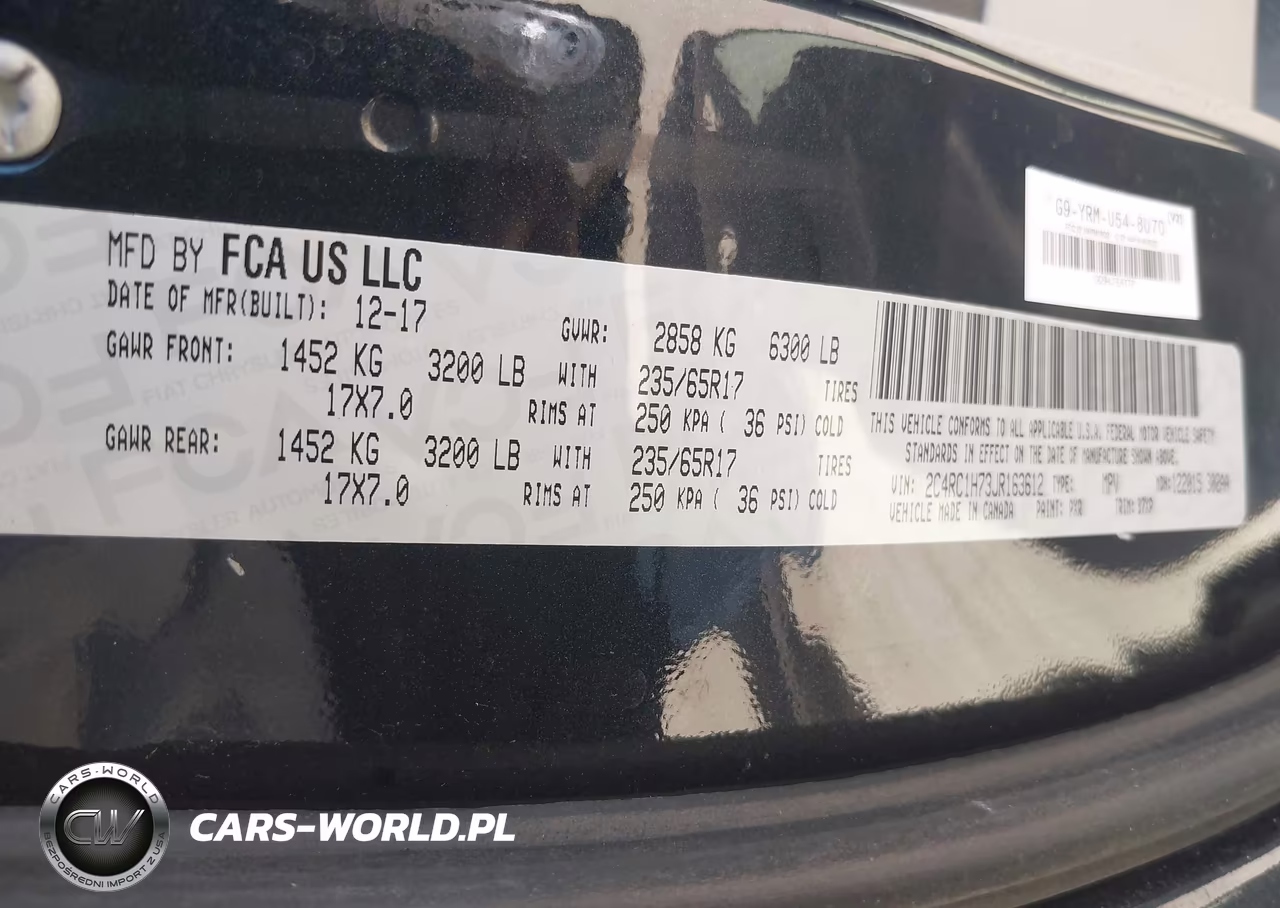 2018 Chrysler Pacifica Hybrid Touring Plus VIN:2C4RC1H73JR163612 - 9