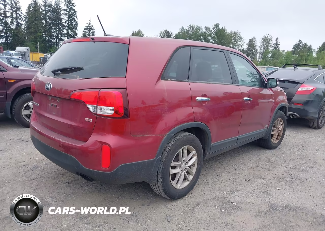 2014 Kia Sorento Lx VIN:5XYKTCA69EG486281 - 4