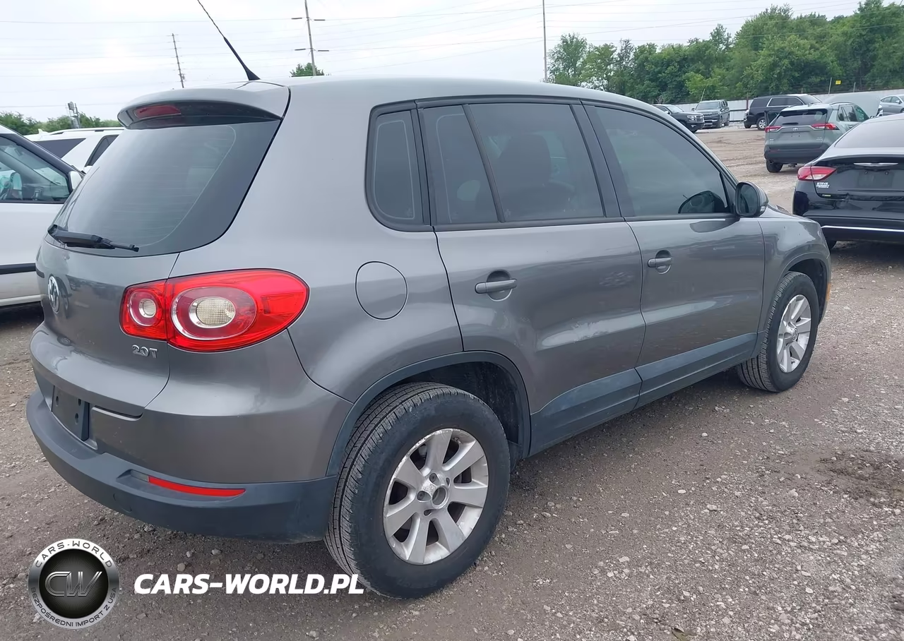 2010 Volkswagen Tiguan S VIN:WVGAV7AX7AW532625 - 4