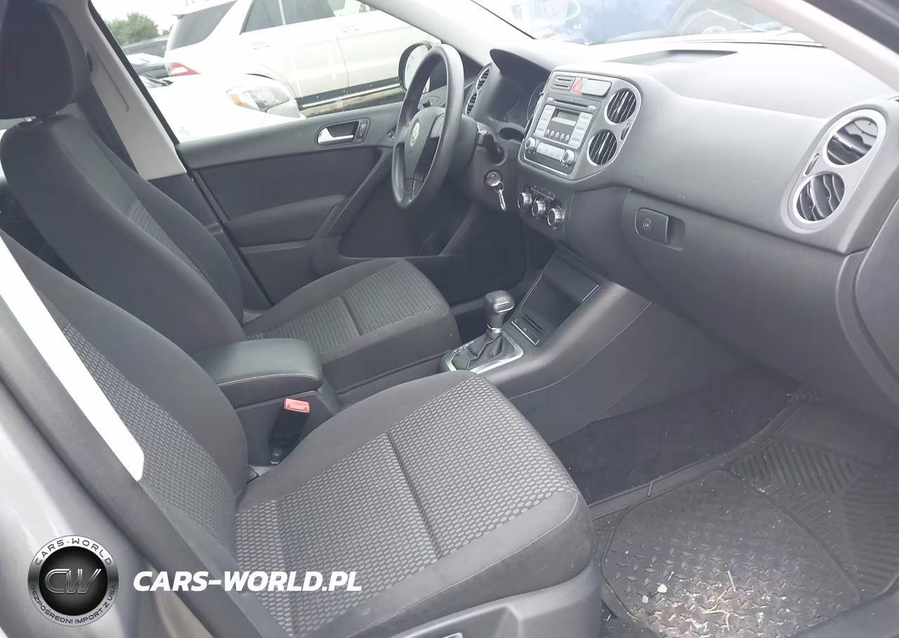 2010 Volkswagen Tiguan S VIN:WVGAV7AX7AW532625 - 5