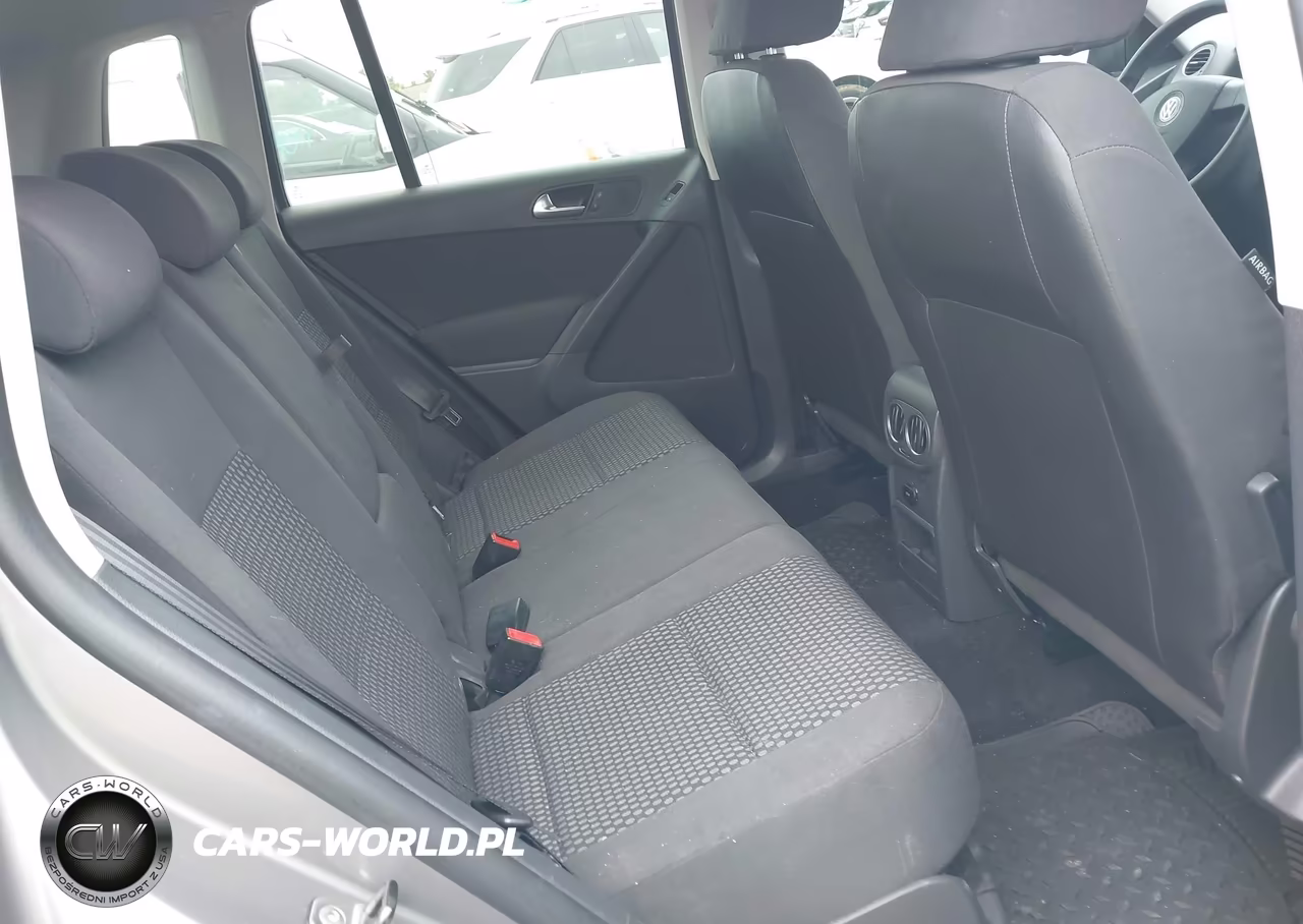 2010 Volkswagen Tiguan S VIN:WVGAV7AX7AW532625 - 8