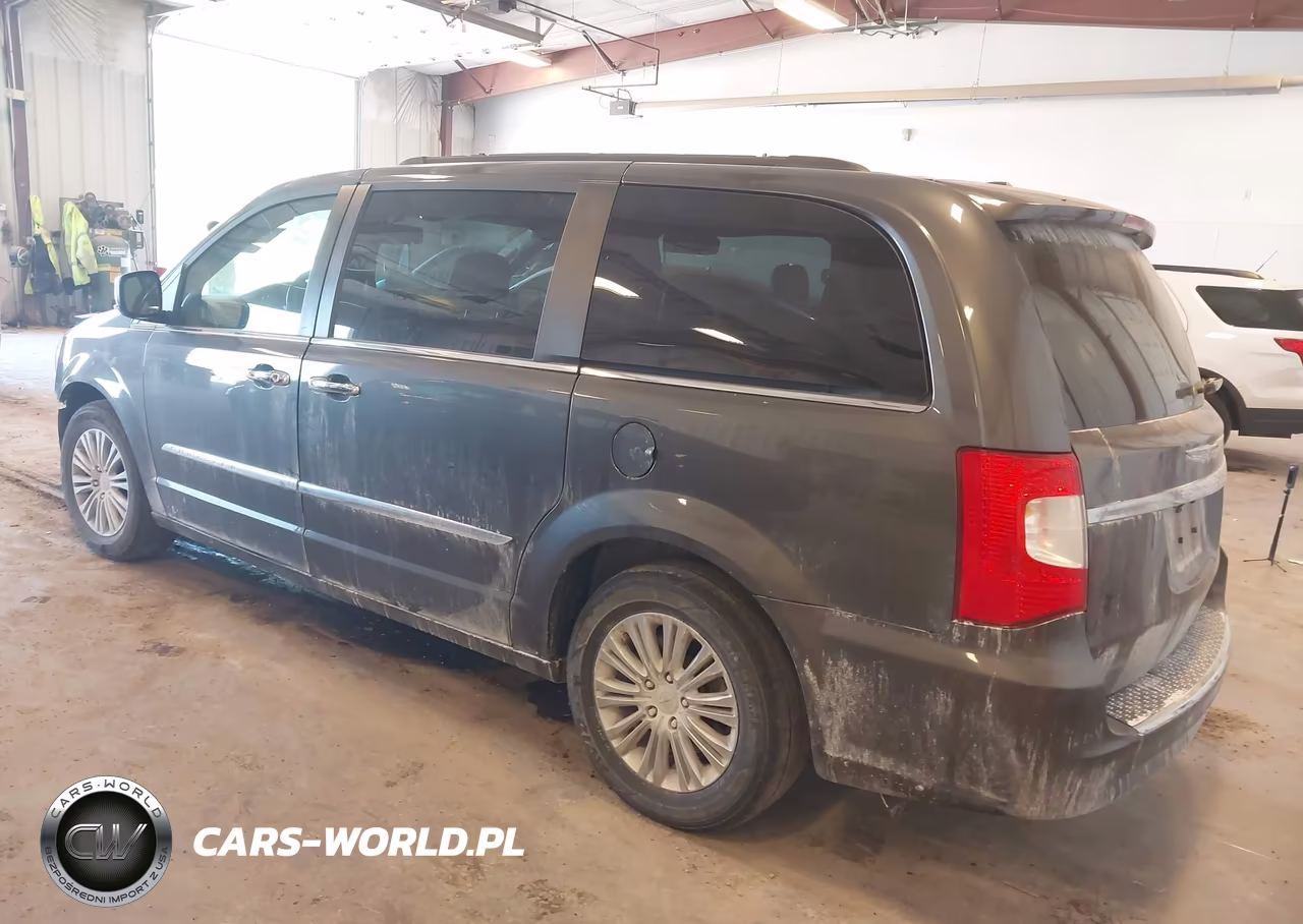2016 Chrysler Town & Country Touring-L VIN:2C4RC1CG0GR261349 - 3
