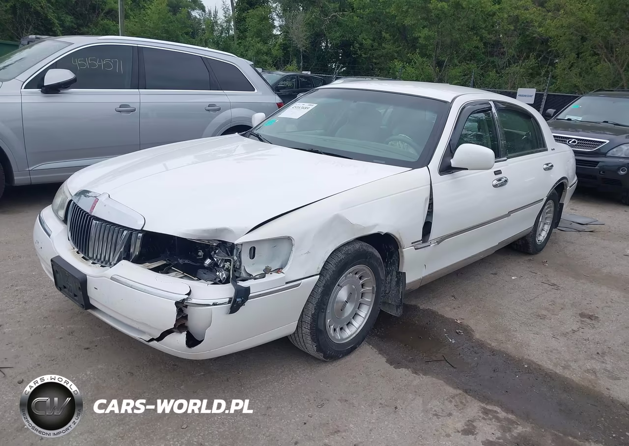 2002 Lincoln Town Car Executive VIN:1LNHM81W02Y611445 - 2