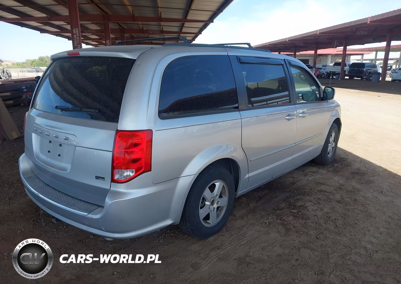 2012 Dodge Grand Caravan Sxt VIN:2C4RDGCG3CR318833 - 4