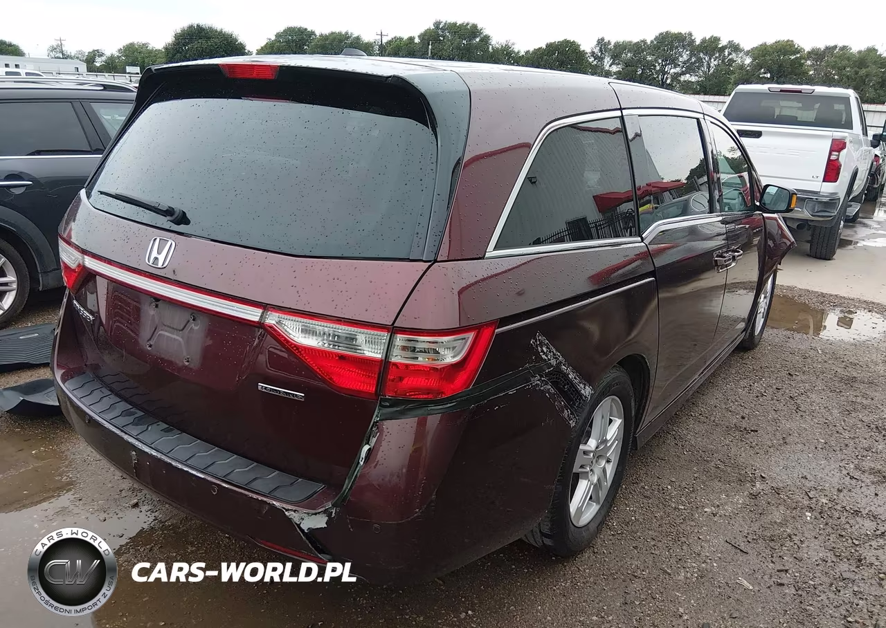 2013 Honda Odyssey Touring-Touring Elite VIN:5FNRL5H97DB022275 - 4