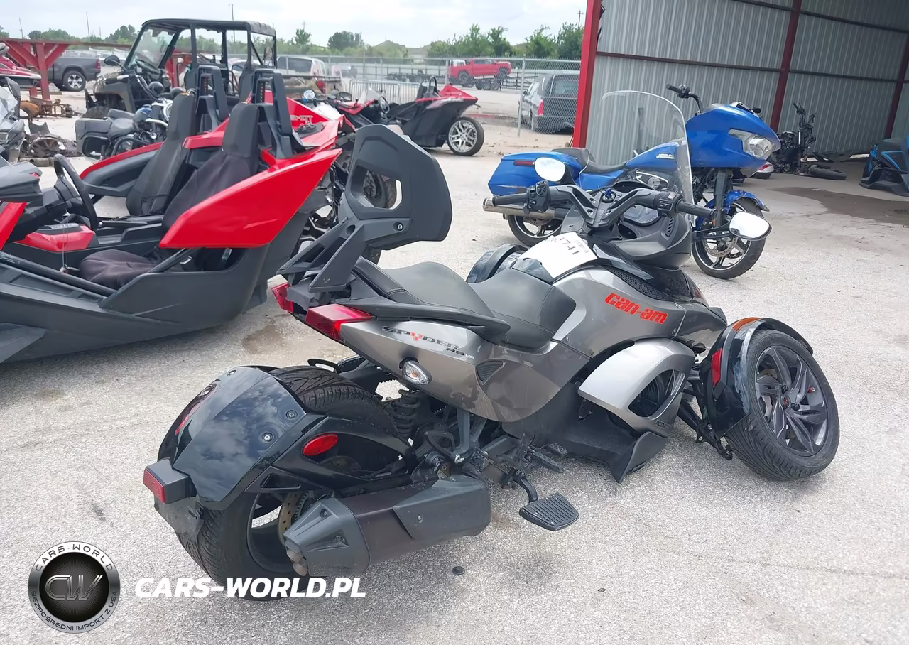 2013 Can-Am Spyder Roadster Rs-Rs-S VIN:2BXNABC1XDV000853 - 4
