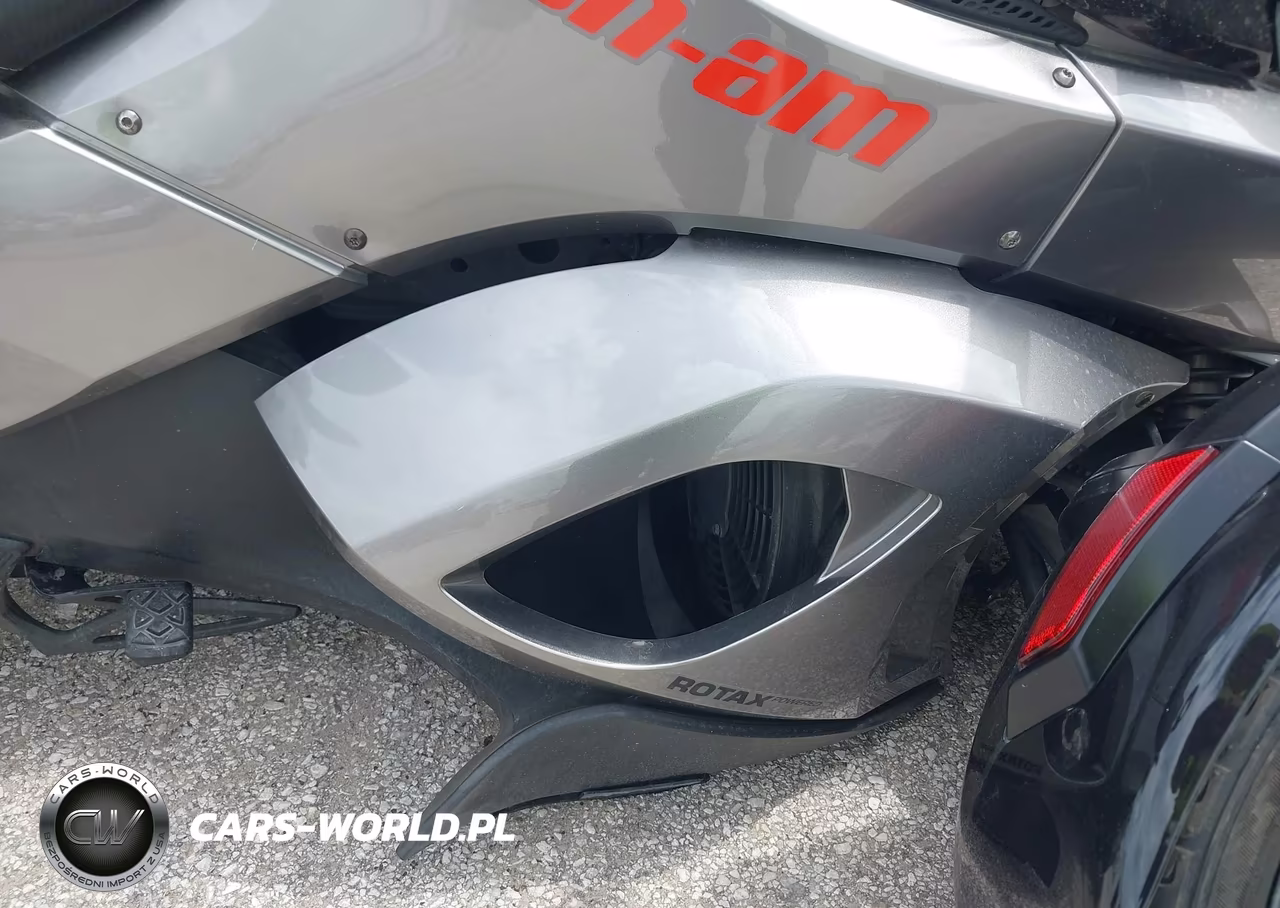 2013 Can-Am Spyder Roadster Rs-Rs-S VIN:2BXNABC1XDV000853 - 8