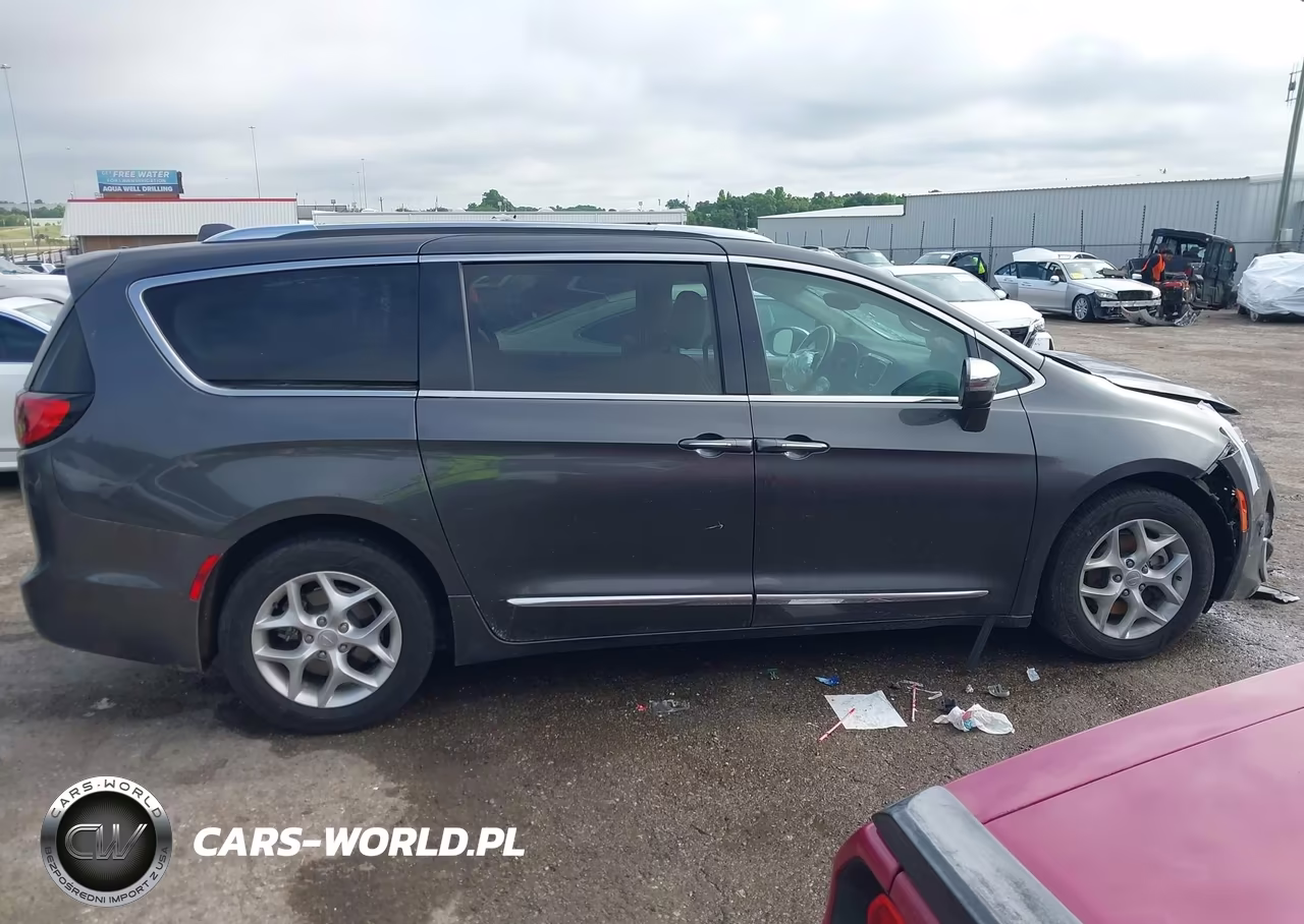 2020 Chrysler Pacifica Limited VIN:2C4RC1GG4LR203345 - 13