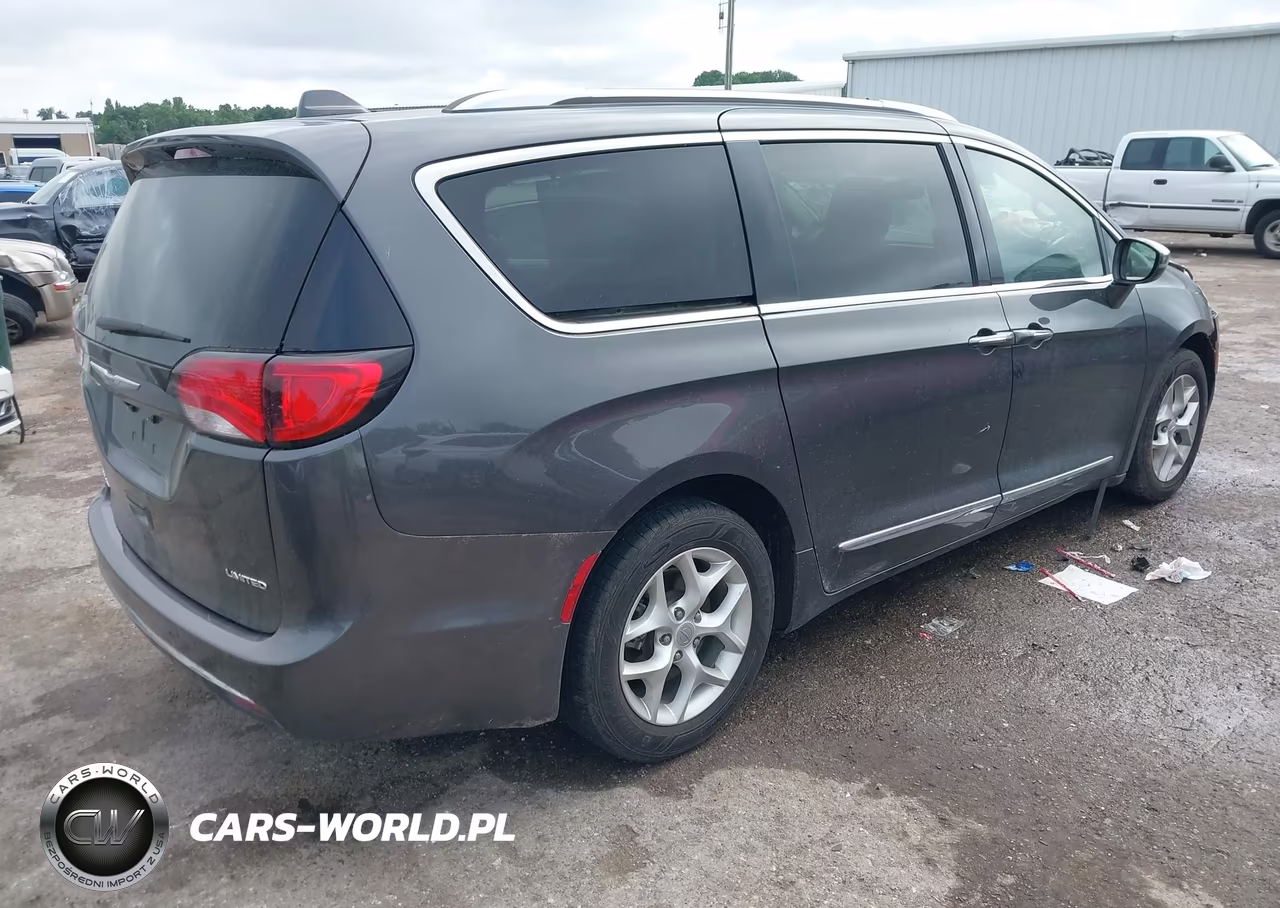 2020 Chrysler Pacifica Limited VIN:2C4RC1GG4LR203345 - 4