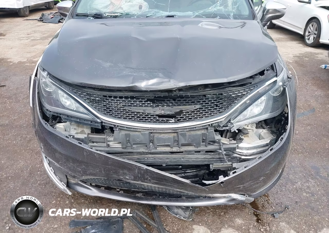 2020 Chrysler Pacifica Limited VIN:2C4RC1GG4LR203345 - 6