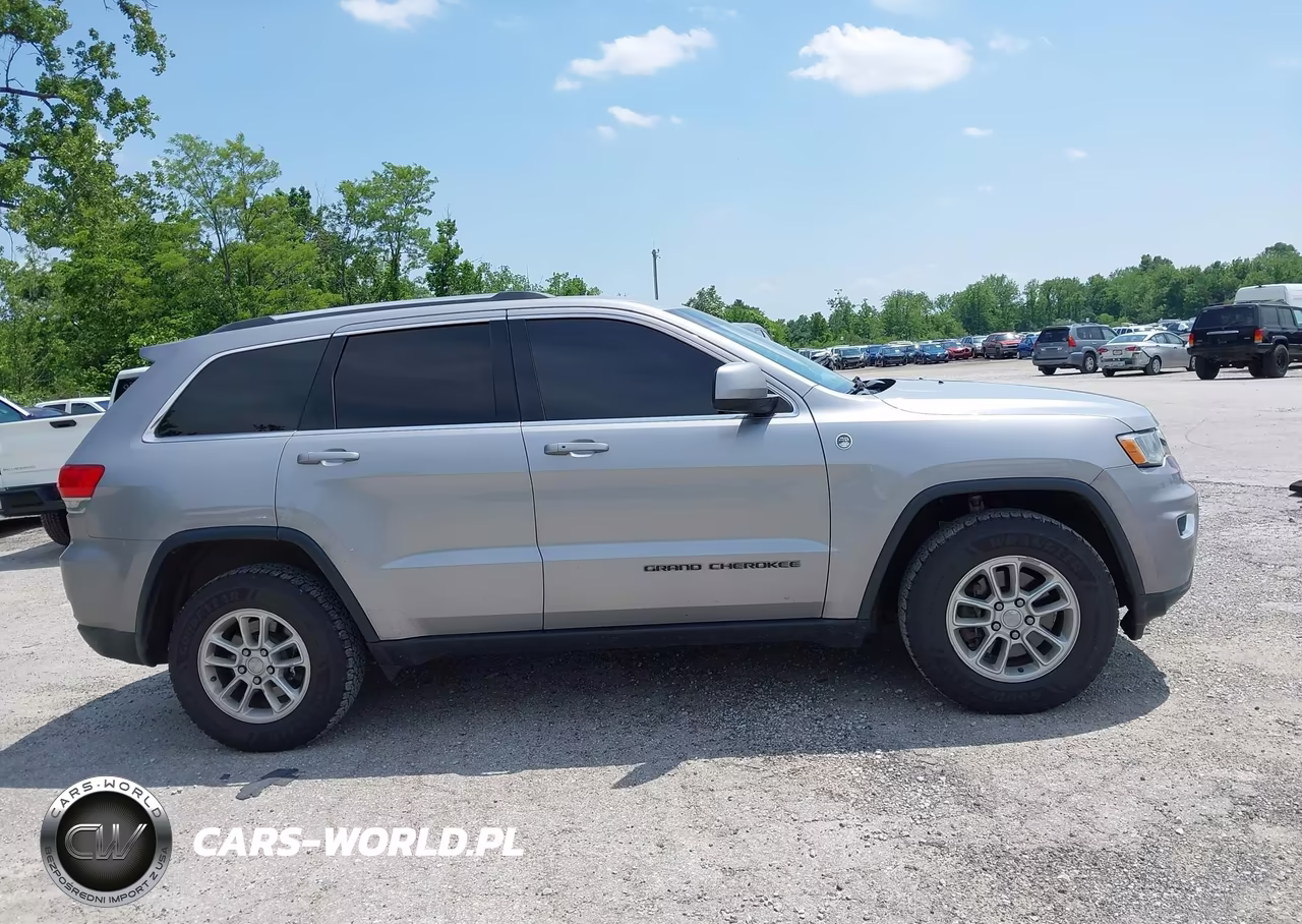 2018 Jeep Grand Cherokee Altitude 4X4-Laredo 4X4-Laredo E 4X4-Upland 4X4 VIN:1C4RJFAG1JC177465 - 14