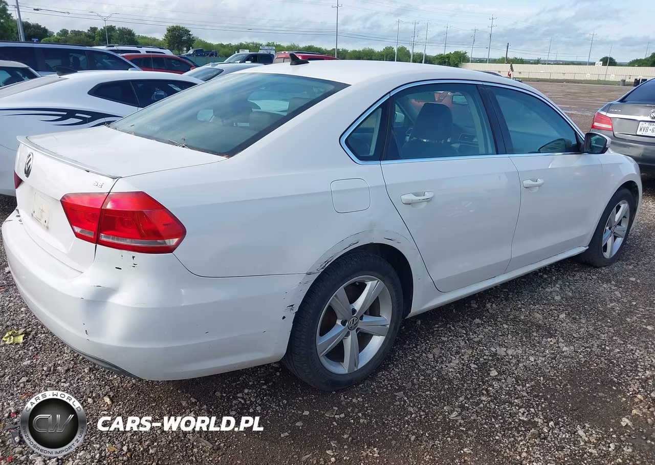 2013 Volkswagen Passat 2.5L Se VIN:1VWBH7A37DC084841 - 4
