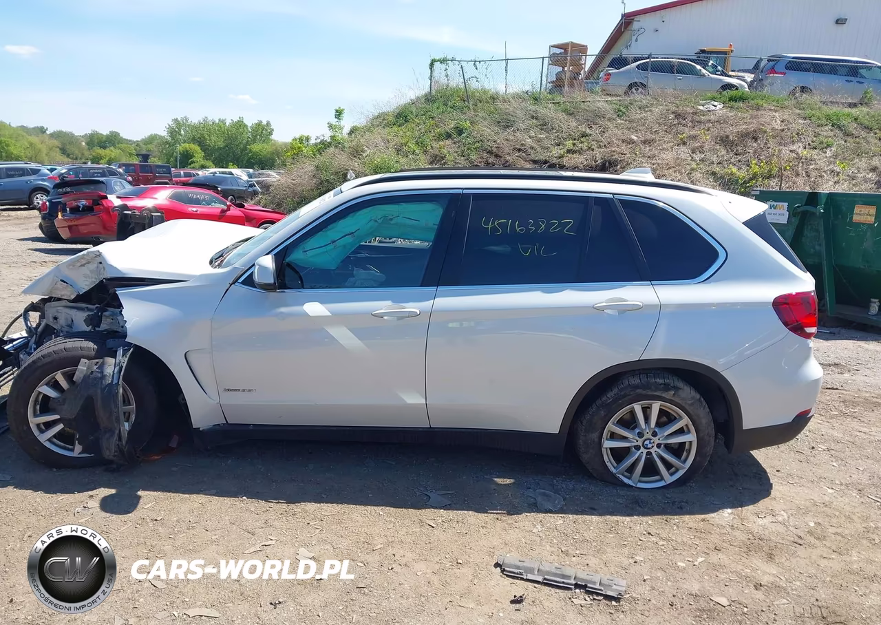 2015 BMW X5 xDrive35I VIN:5UXKR0C57F0K52633 - 14